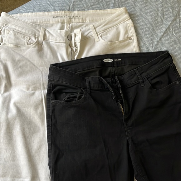 Bundle of 2 New/Like New - Old Navy Mid Rise Skinny Jeans - Picture 2 of 2